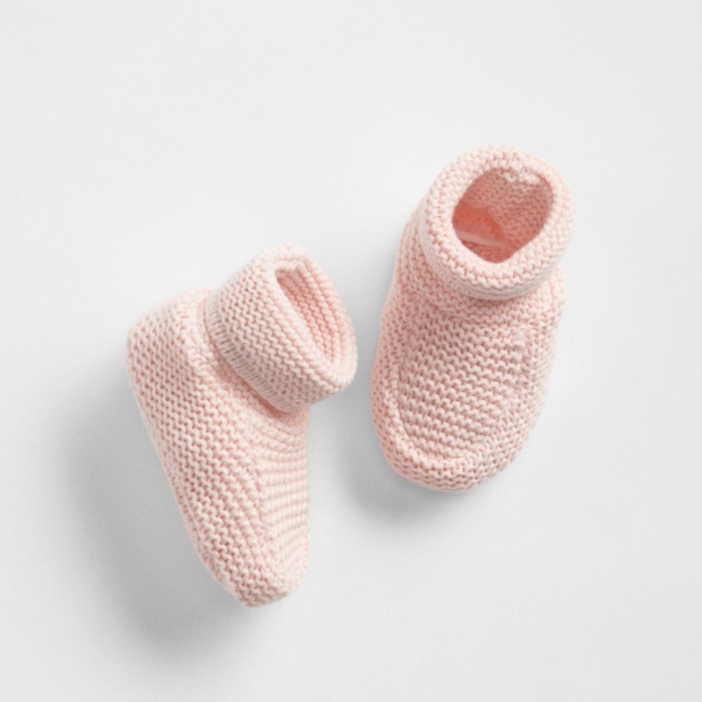 NWT Baby Gap booties 0-3 months